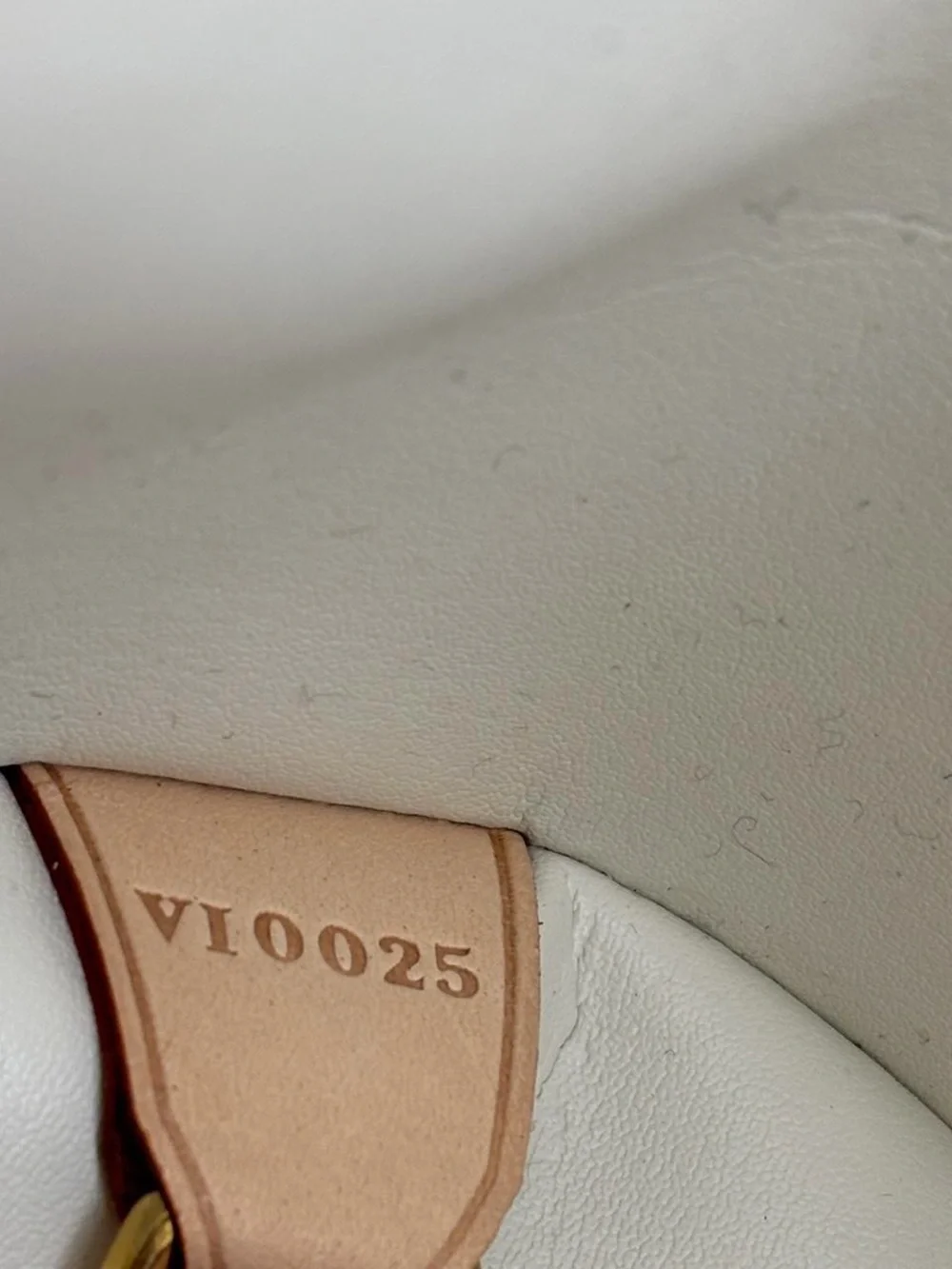 Louis Vuitton White Vernis Monogram Barrel Shoulder Bag with Tan Straps